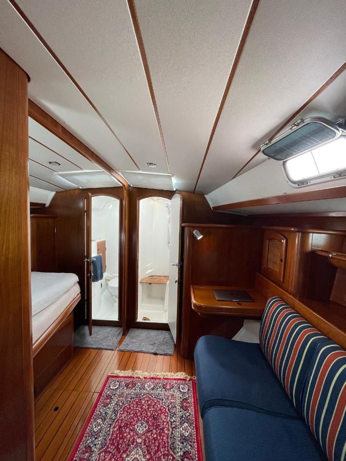 Beautiful And Comfortable Sailboat With Secure Parking Available Hotell Barcelona Exteriör bild